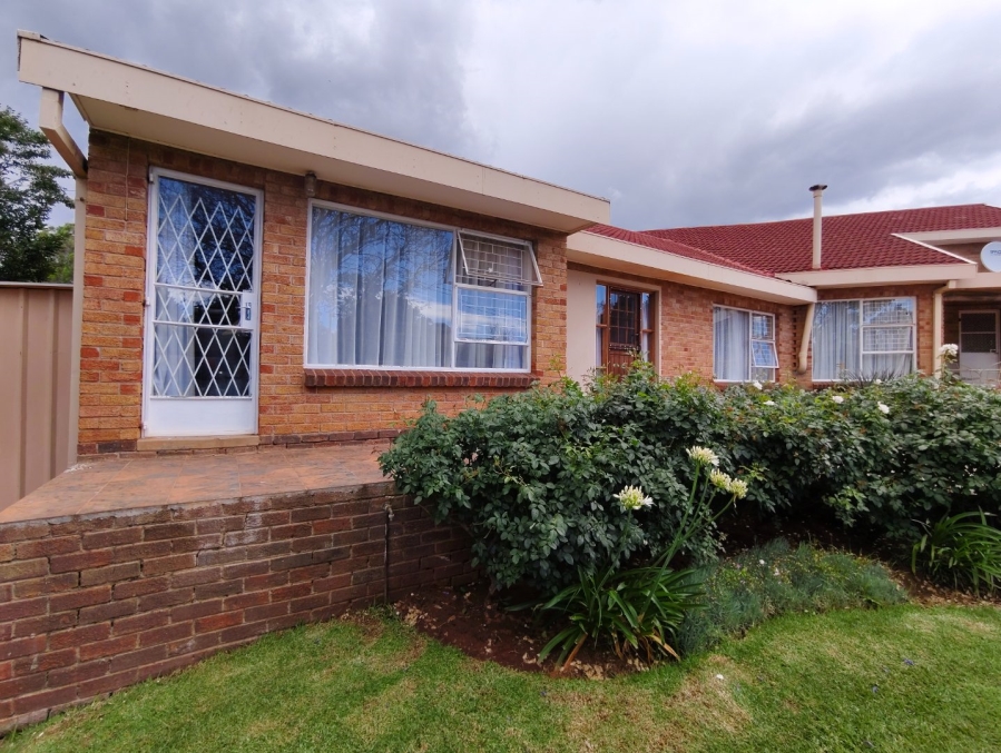 3 Bedroom Property for Sale in Pellissier Free State